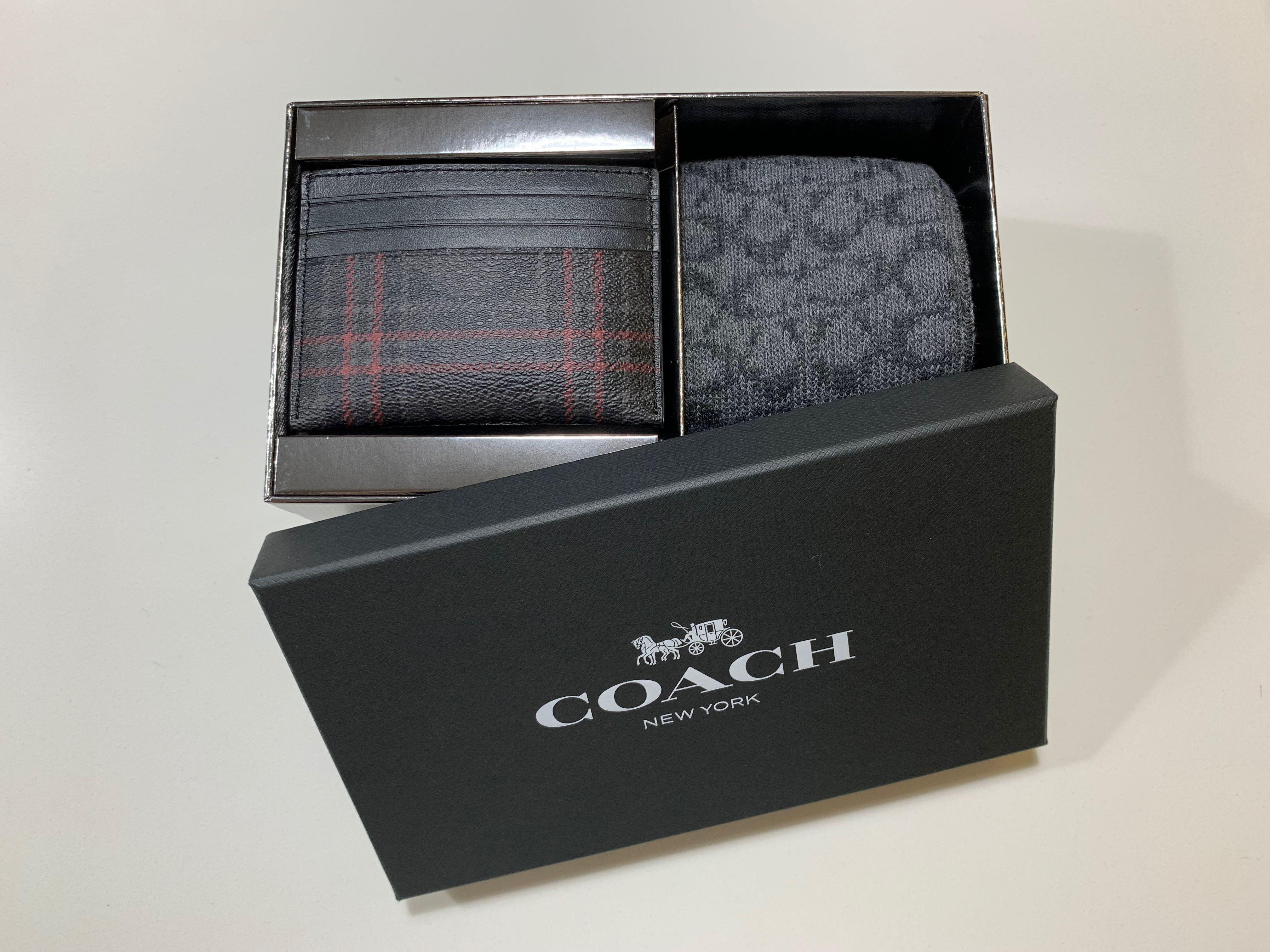 Coach Men's cardholder and socks (New), Men's Fashion, Watches &  Accessories, Wallets & Card Holders on Carousell