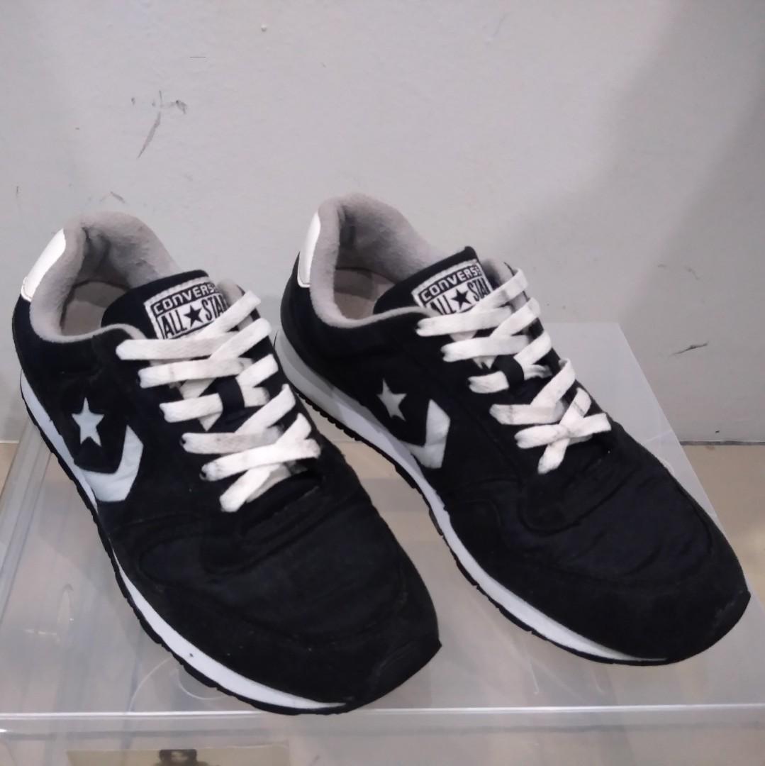 Sport deals shoes converse