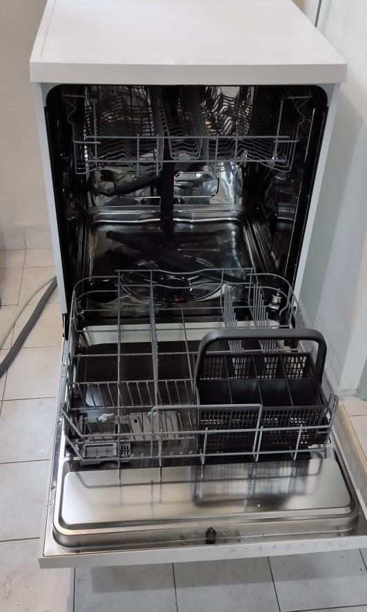 Electrolux ESF5206LOW Dishwasher with air dry technology, TV & Home Appliances, Kitchen