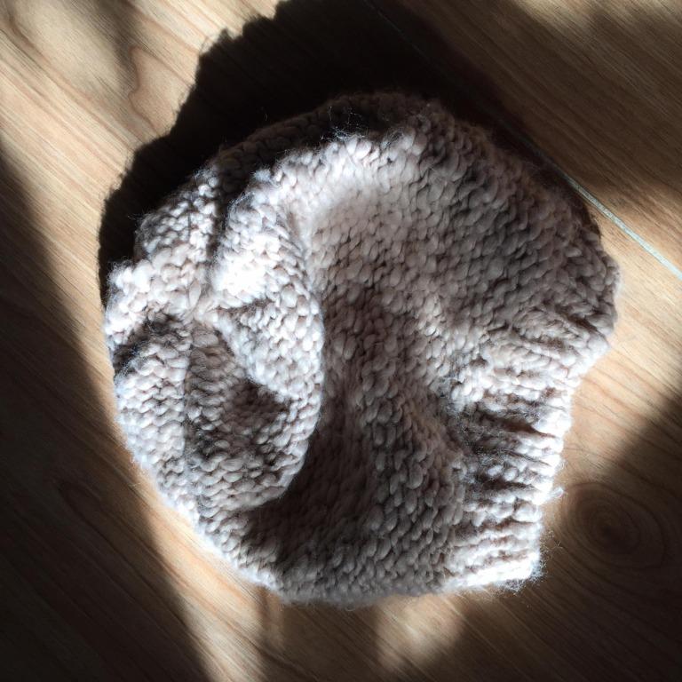 Forever 21 knit crochet beret, Women's Fashion, Watches & Accessories, Hats  & Beanies on Carousell