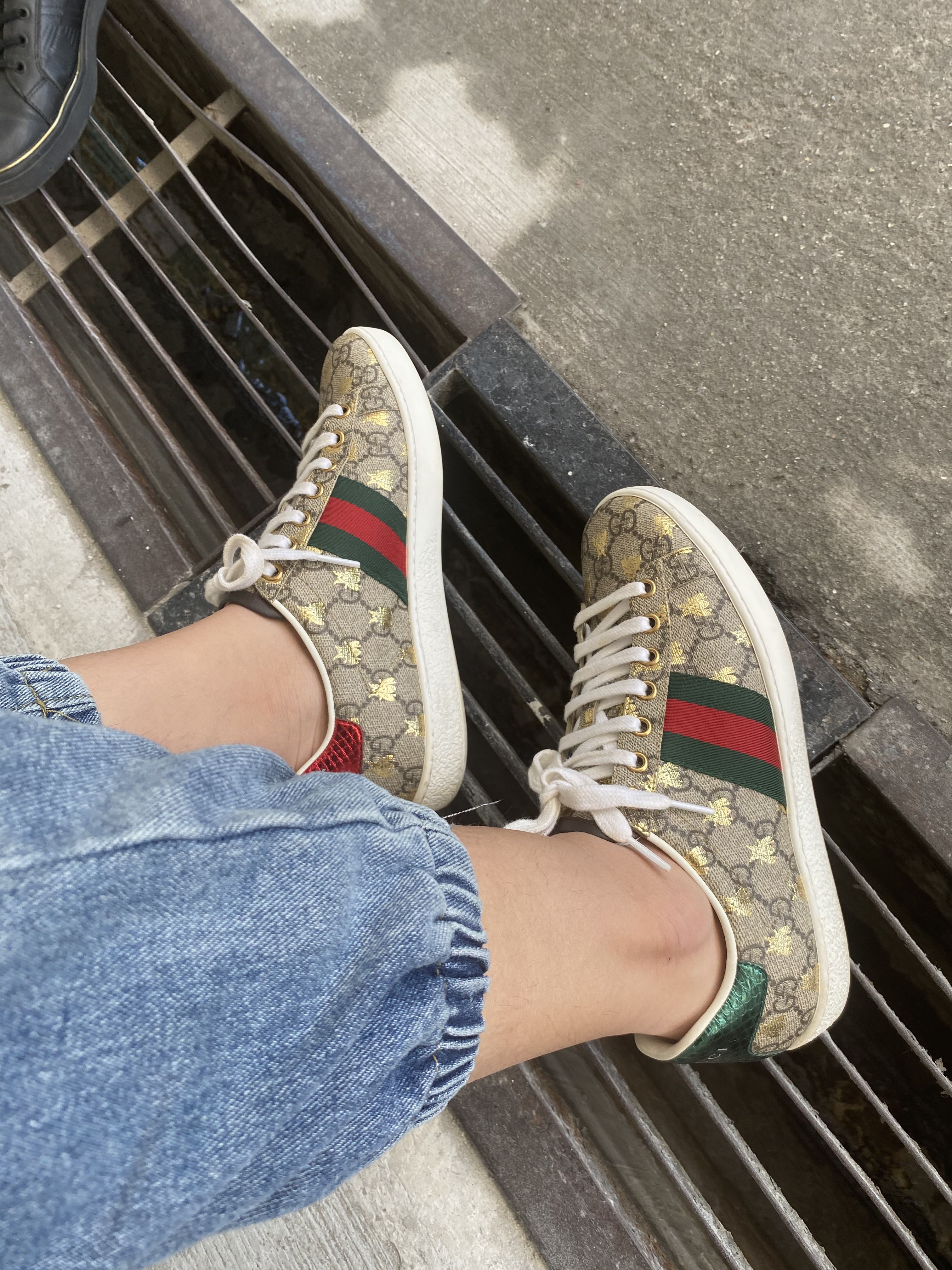 Gucci Women's Ace GG Supreme Bees