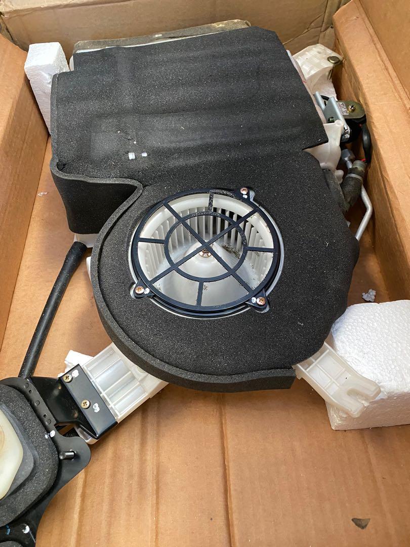 Landcruiser 80 rear aircon complete set bnew, Car Parts & Accessories