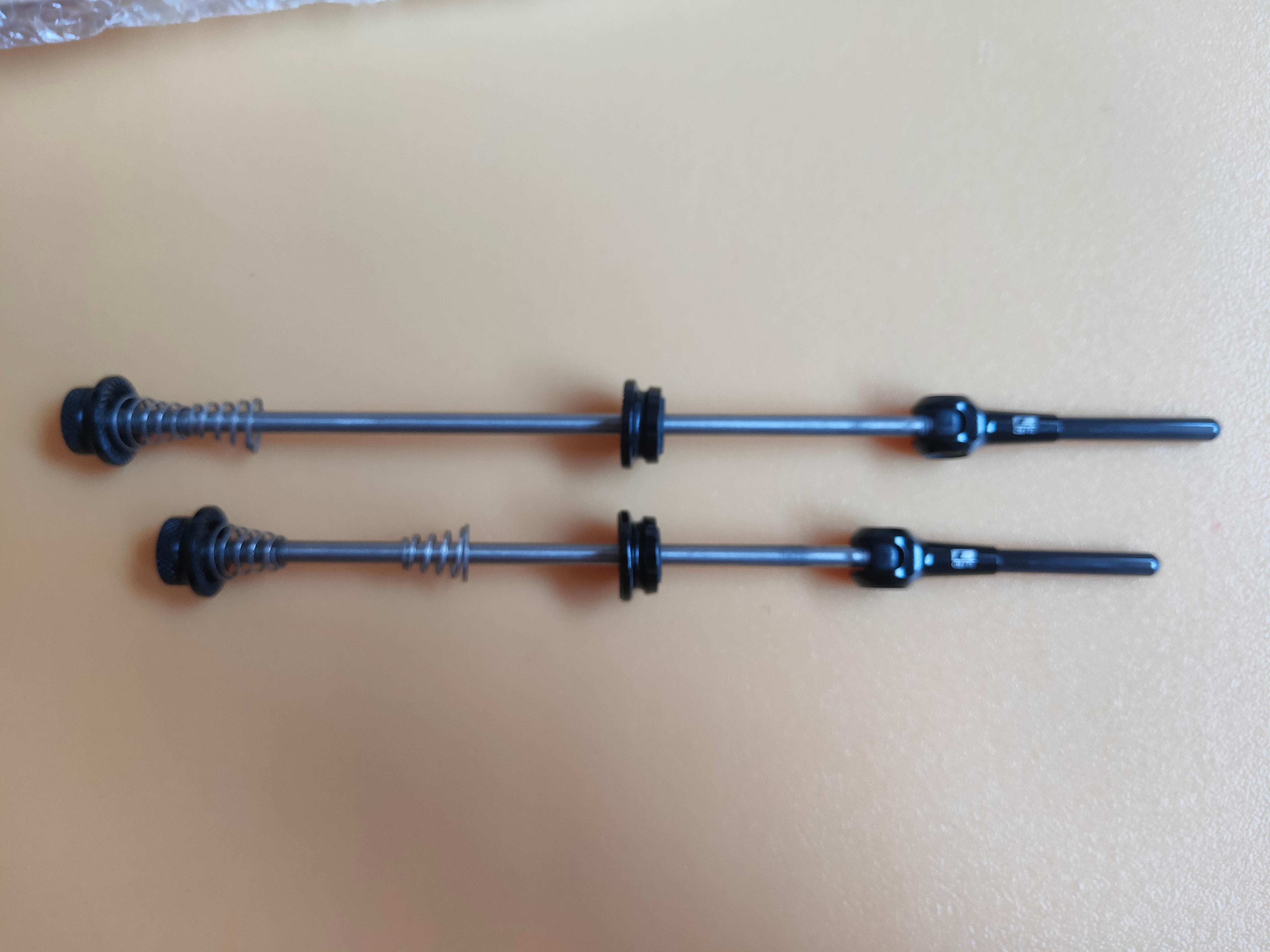 Lifeline titanium quick shop release skewer set