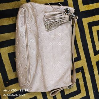 (Category: ) located in . Submitted by syail898989 (Listing ID 1095568022, Image 1). Description: .