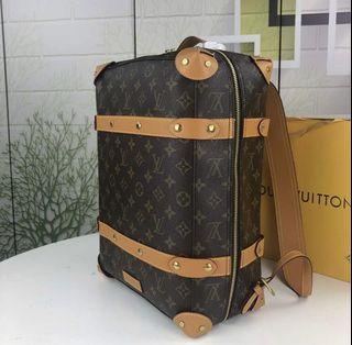 Used Louis Vuitton LV Vertical Box Trunk, 名牌, 手袋及銀包- Carousell