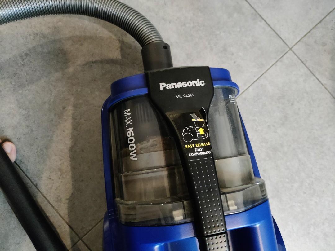 Panasonic Bagless Vacuum MCCL561, TV & Home Appliances, Vacuum Cleaner
