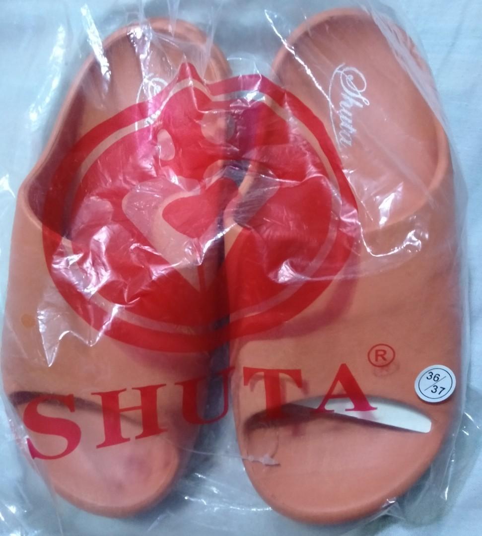 Shuta slipper best sale