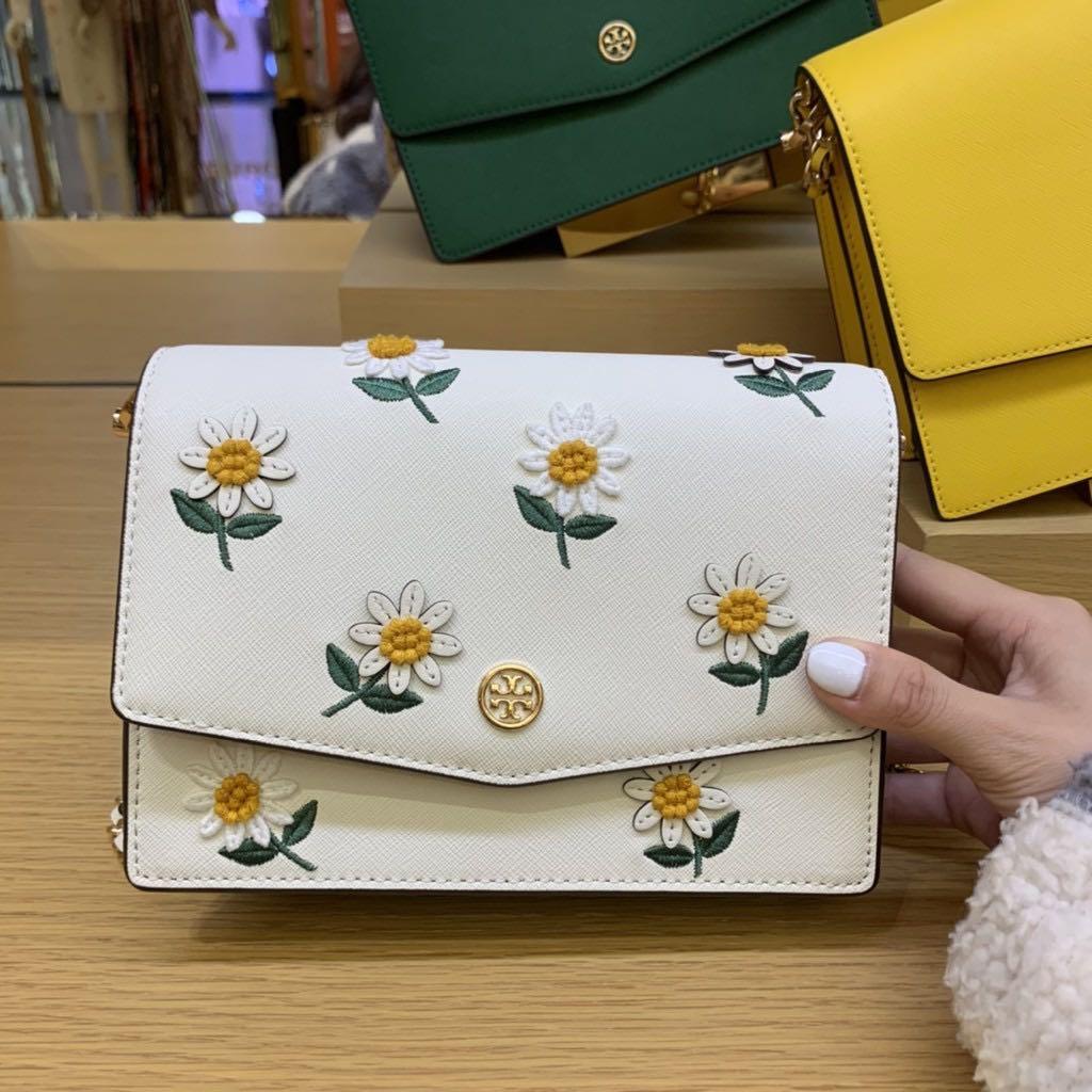 Tory Burch Robinson Daisy Bag, Women's Fashion, Bags & Wallets, Shoulder  Bags on Carousell