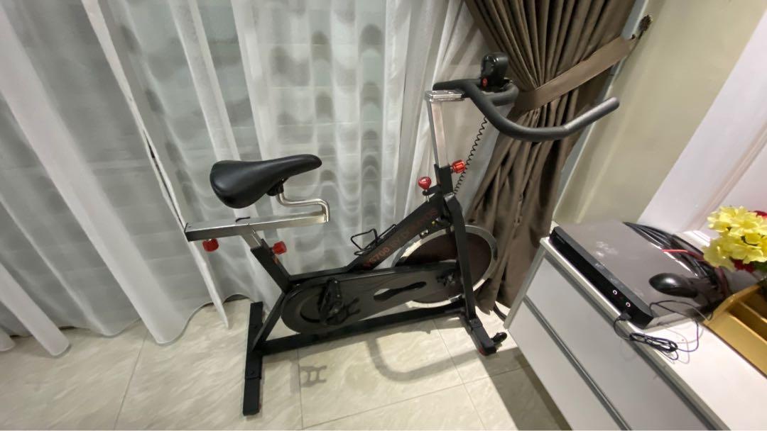 VS700 indoor bike