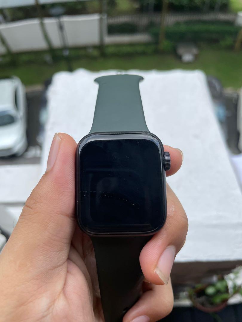 【の激安】Apple Watch se 40mm space gray美品　革ストラップ(15800円)有り スマートウォッチ本体