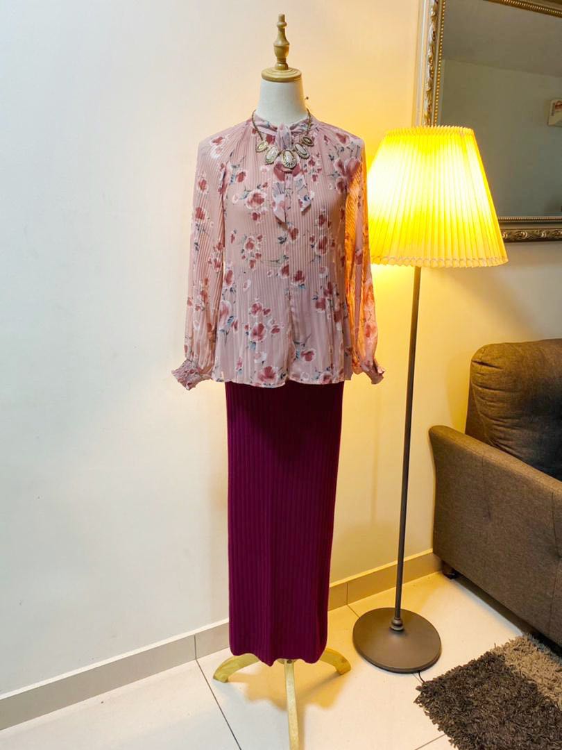Blouse Dan Pencil Skirt Women S Fashion Clothes Dresses On Carousell