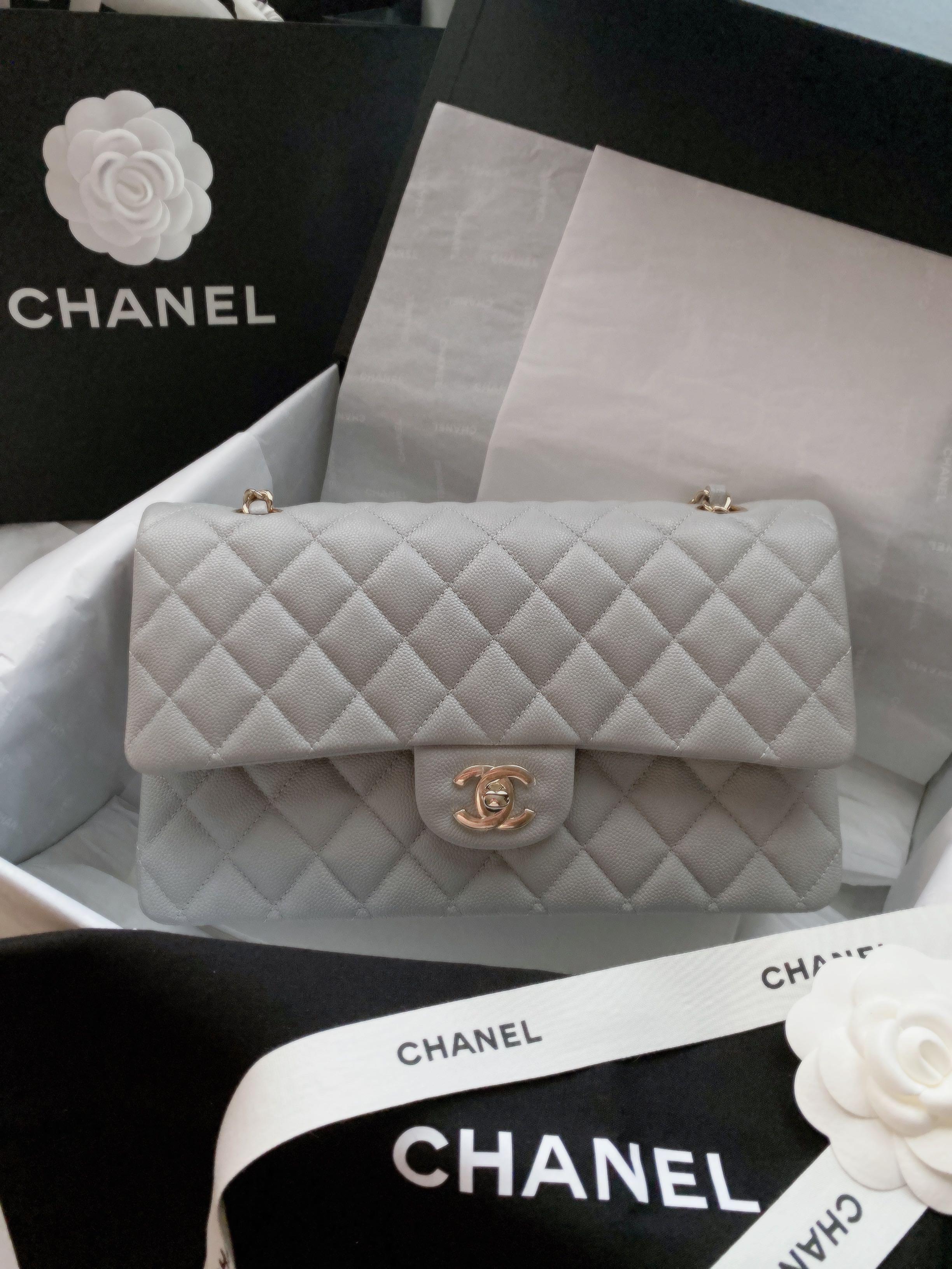 CHANEL 21A Pearl Strass Crystal CC Medium Classic Double Flap Bag in Grey  Wool Twill