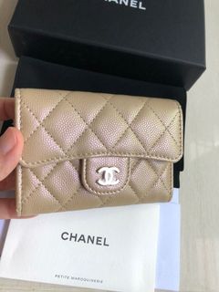 (Category: ) located in . Submitted by curated.sole (Listing ID 1095720202, Image 1). Description: .