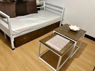 day bed with 2 big drawers