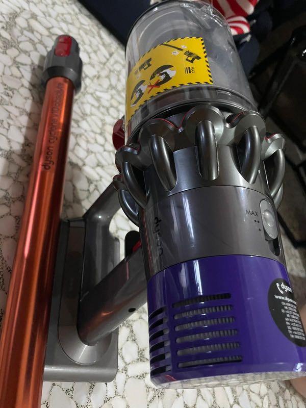 Dyson v10 Absolute, TV & Home Appliances, Vacuum Cleaner & Housekeeping ...