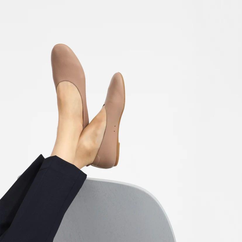 Everlane Italian Leather Day Glove Tan US8.5 Women s Fashion Footwear Flats on Carousell