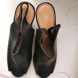 Expression black wedge payless