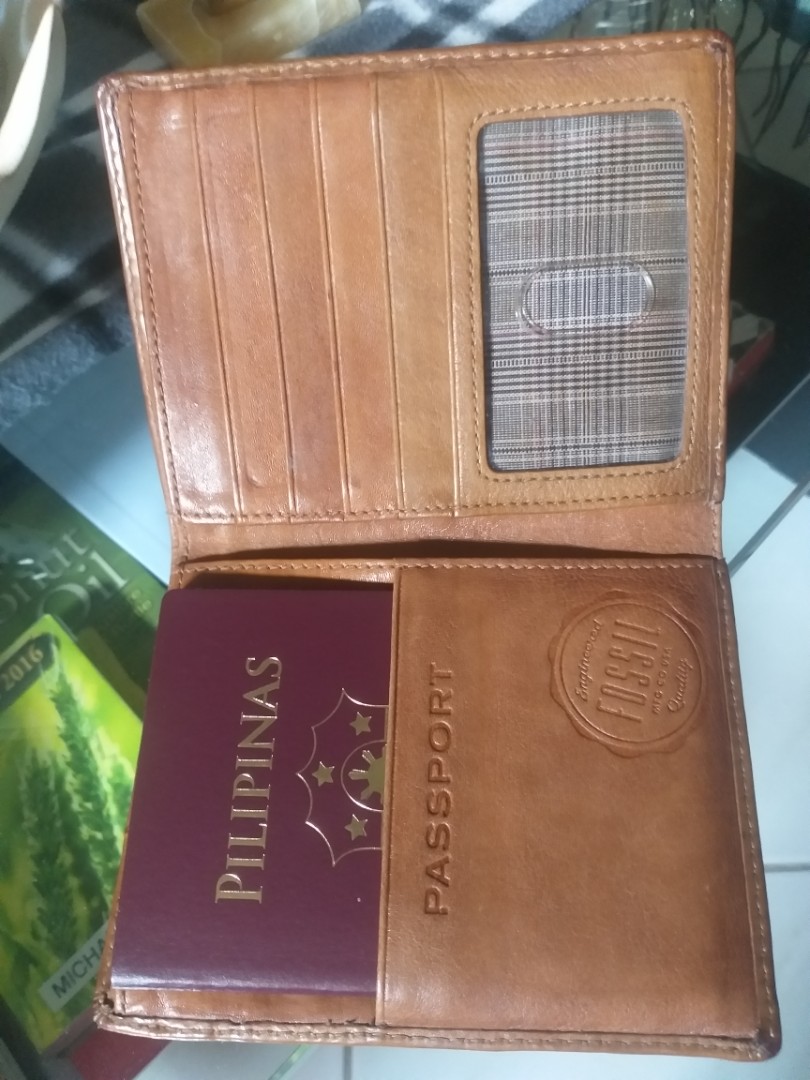 Fossil leather passport wallet, Luxury 