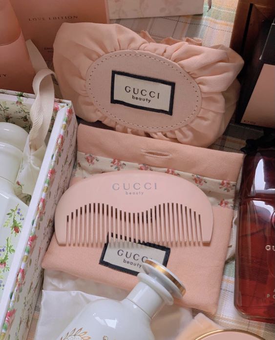 Gucci Beauty Pink Small Comb with Pouch Bag