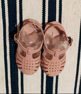 (Category: ) located in . Submitted by sunsetshopping (Listing ID 1095802366, Image 1). Description: .