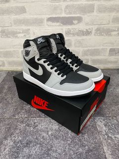 由 JJSneakerHouse (刊登 ID 1095831555，圖片 1) 提交，位於 的 (類別：)，說明：。