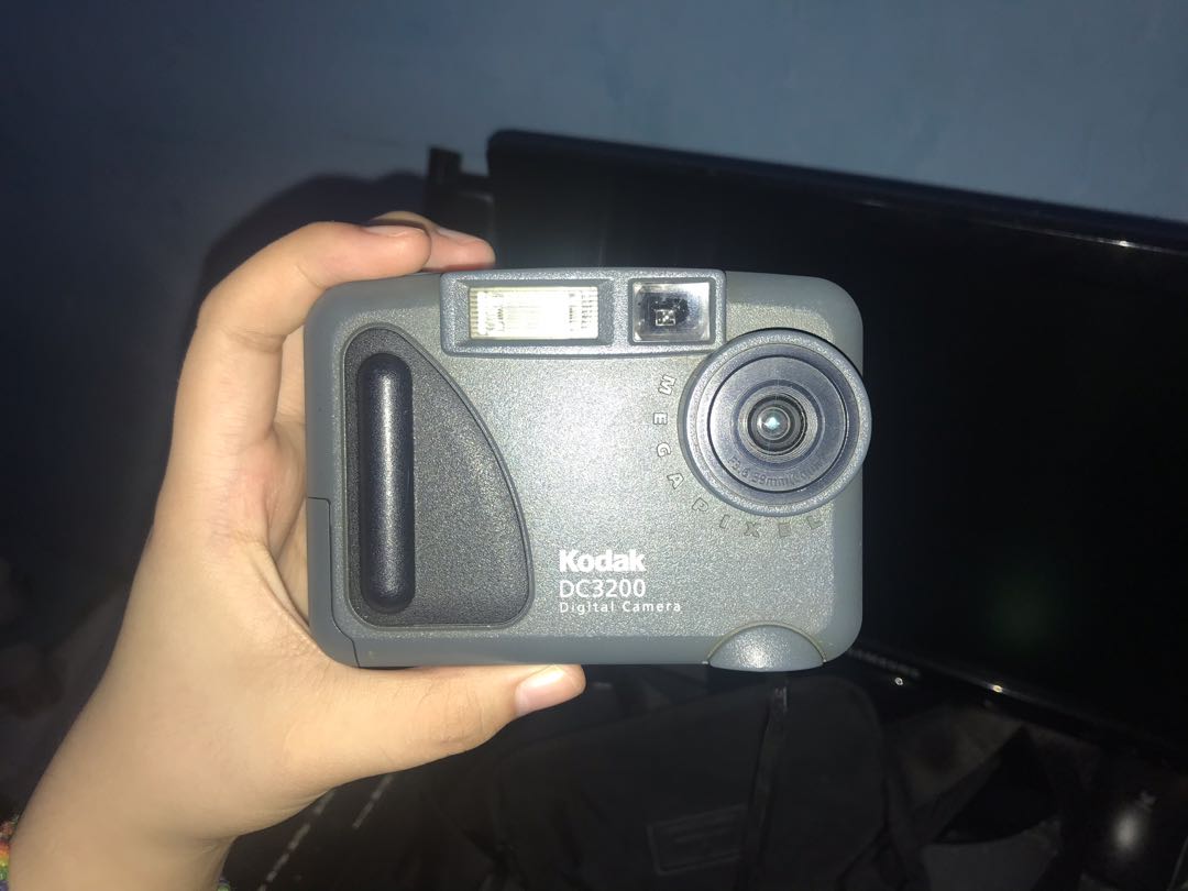 kodak dc3200 digital camera