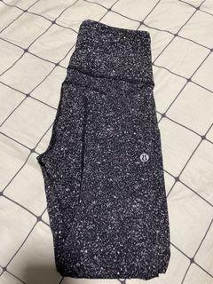 (Category: ) located in . Submitted by shopat_fels (Listing ID 1095810512, Image 1). Description: .