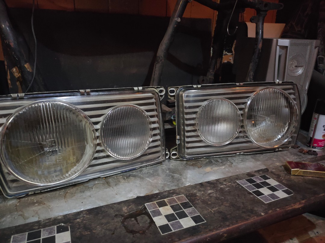 MERCEDES W123 HEADLIGHT Auto Accessories on Carousell