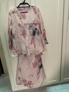 (Category: ) located in . Submitted by ann8210_preloved (Listing ID 1095696124, Image 1). Description: .