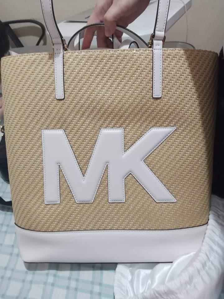 Michael Kors Straw Bag (Category: Luxury Bags & Wallets) located in Mabalacat. Submitted by darkmochafrappe2 (Listing ID 1095769281, Image 1). Description: Authentic w/ tag Inner Slit pocket Short and Long strap (no sling) Happy shopping!.
