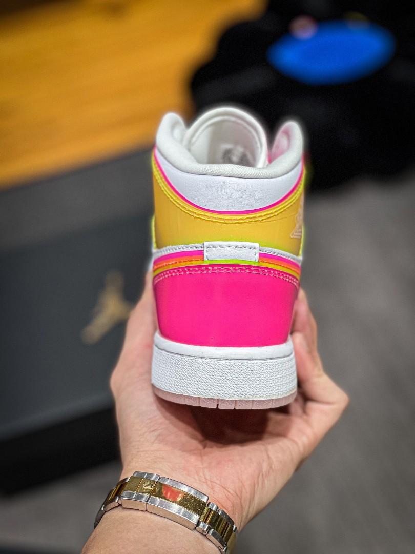 Jordan mid fluo outlet