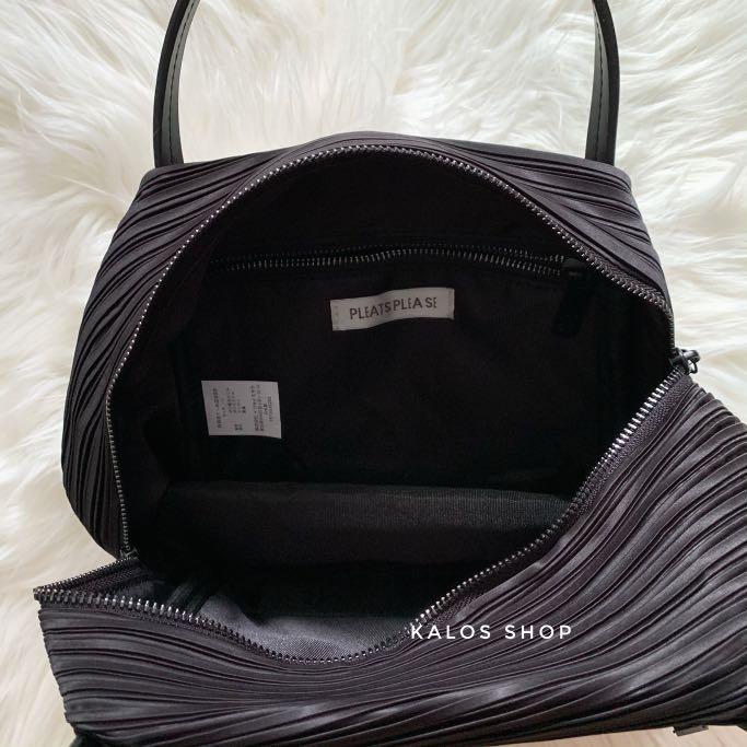 Pleats Please Issey Miyake small black bag, Fesyen Wanita, Tas & Dompet di  Carousell