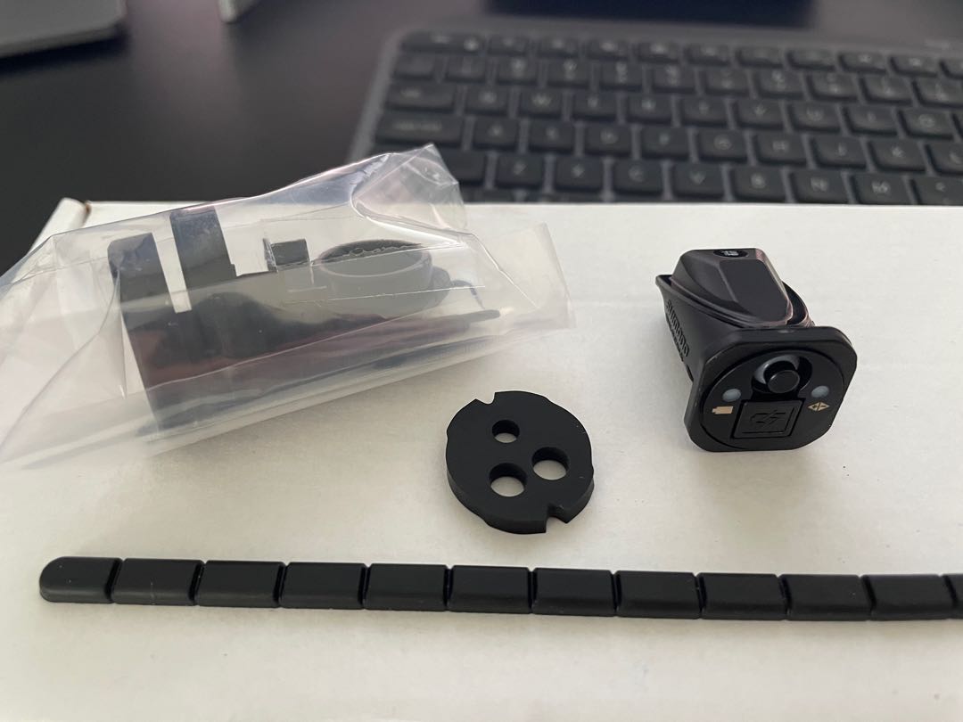 Shimano Di2 bar end junction box EWRS910, Sports Equipment, Bicycles