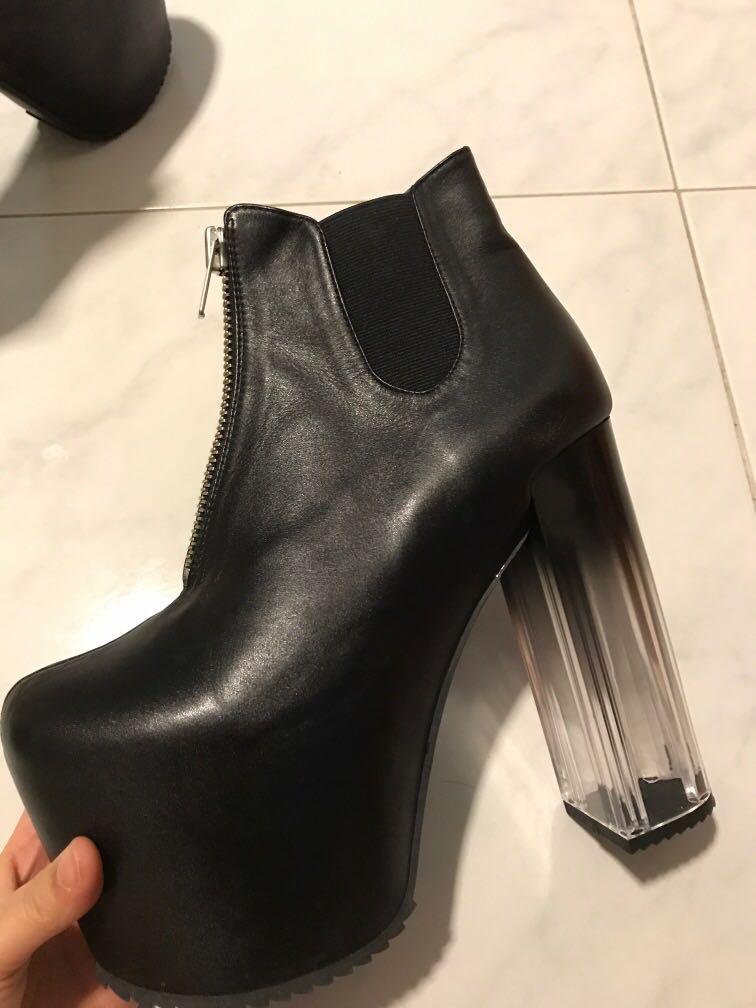 Unif discount das boot