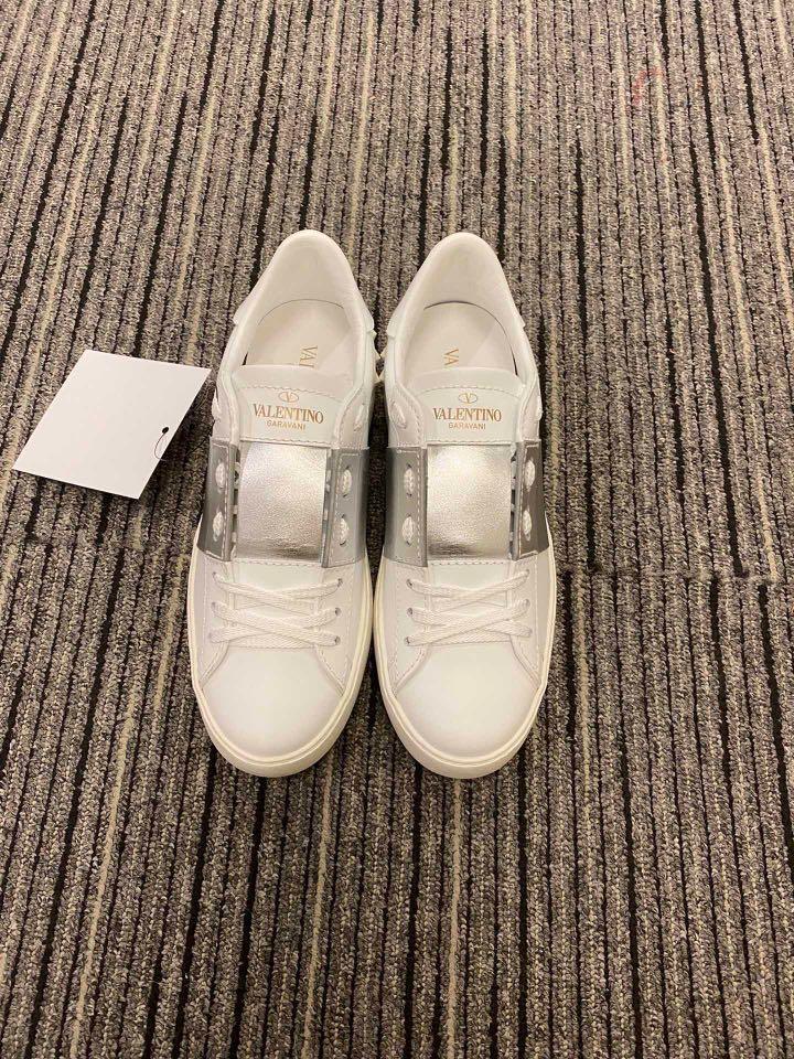 Valentino 女裝sneakers 👟 Size 35 / 35.5 36 / / 37 / 37.5 / 38💰3050, 女裝, 鞋, 波鞋- Carousell