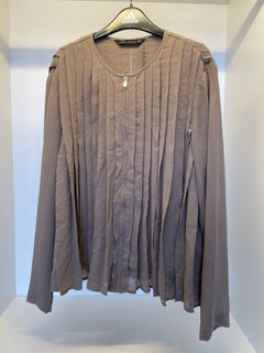 (Category: ) located in . Submitted by seektrends (Listing ID 1095818629, Image 1). Description: .
