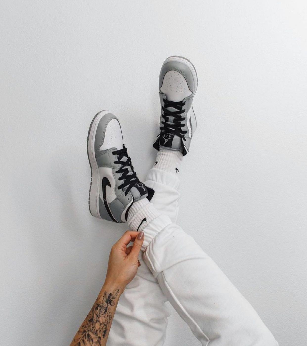 Jordan 1 mid light smoke grey dames clearance