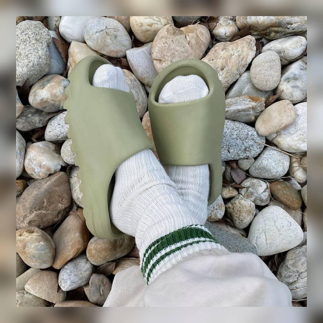 Yeezy slides resin womens sales