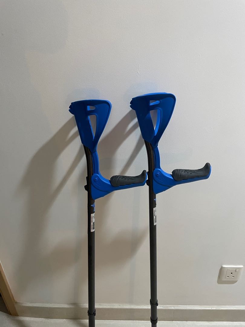 Adjustable Crutches Like New PICKUP ONLY, Health & Nutrition, Assistive