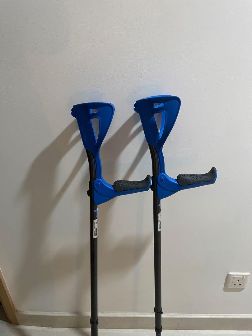 Adjustable Crutches Like New PICKUP ONLY, Health & Nutrition, Assistive & Rehabilatory Aids