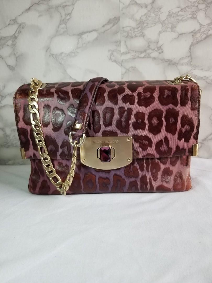 RARE Authentic Daniel Hechter sling bag (Category: Luxury Bags & Wallets) located in Mabalacat. Submitted by Aristocrat_collection12 (Listing ID 1095947452, Image 1). Description: authentic personal pteowned daniel Hatcher bag in excellent condition. RFS: Decluttering.