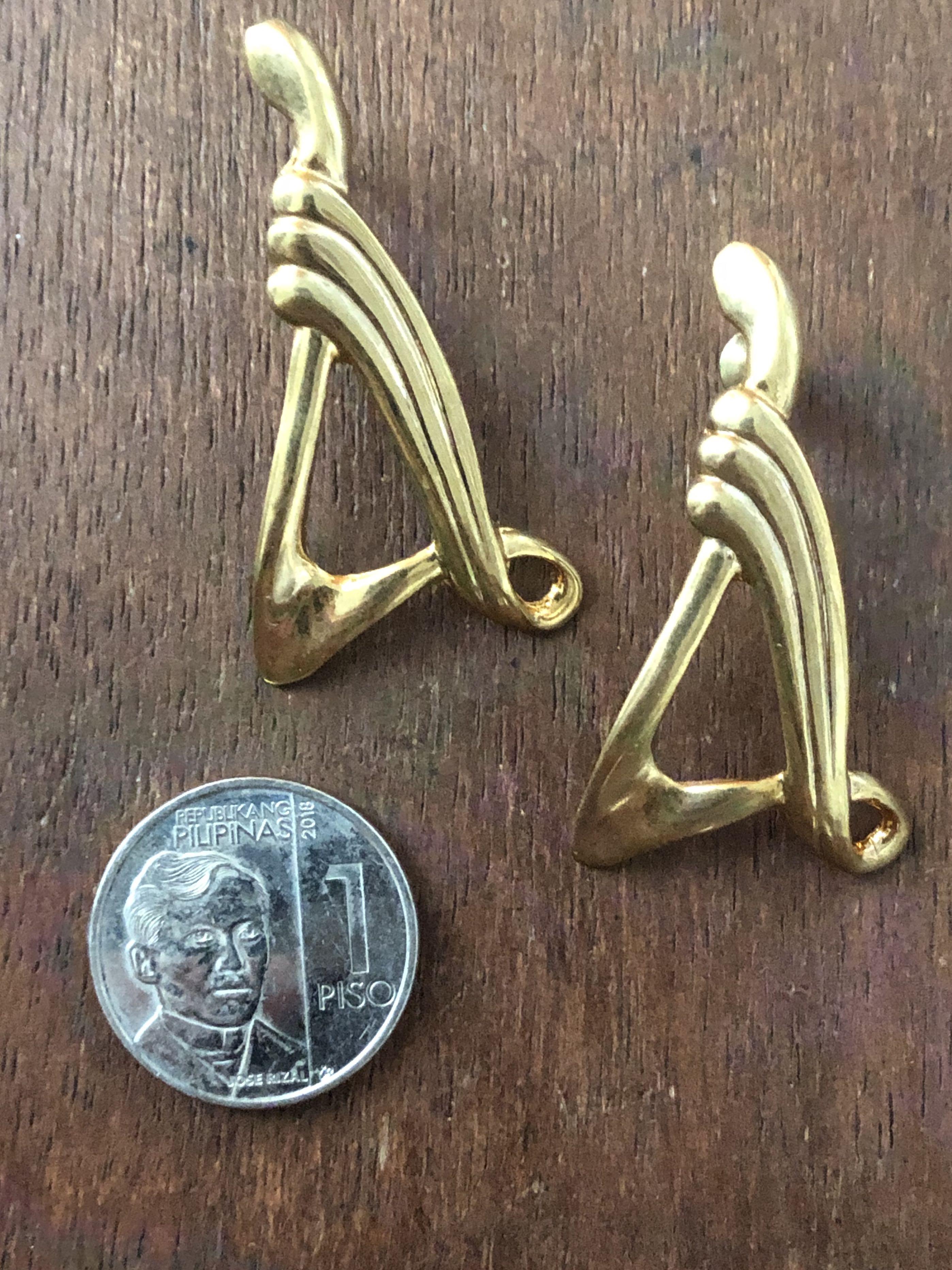 Brass Earrings (Category: Earrings) located in Muntinlupa City. Submitted by declutter_with_me (Listing ID 1095889920, Image 2). Description: Brass Earrings- Gold plated Slightly used Bought from a flea market in Spain.