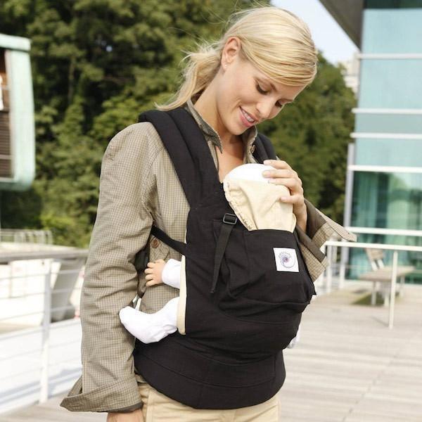 Ergobaby Baby Carrier (Category: Carriers & Slings) located in Batangas. Submitted by micayshop (Listing ID 1095969104, Image 1). Description: Bought in Singapore, this baby carrier is very useful especially on a busy Mom. Very safe and convenient to use. Can carry up to 16kg baby/toddler..