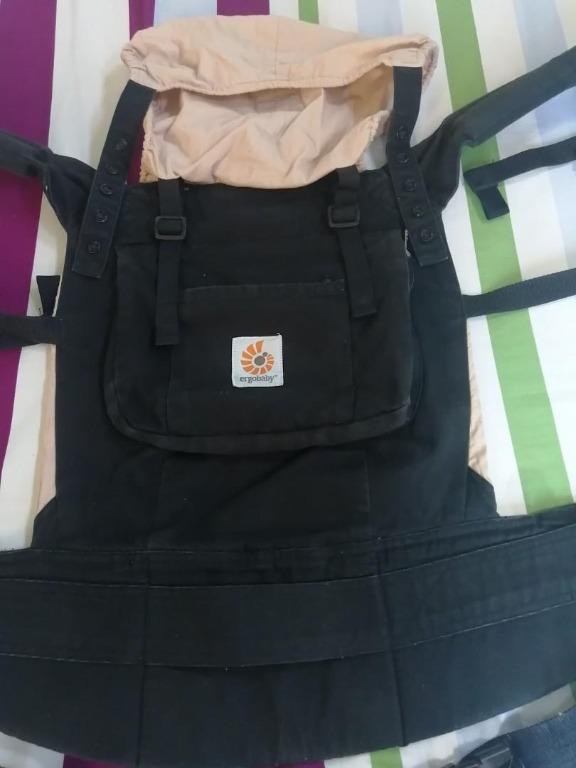 Ergobaby Baby Carrier (Category: Carriers & Slings) located in Batangas. Submitted by micayshop (Listing ID 1095969104, Image 2). Description: Bought in Singapore, this baby carrier is very useful especially on a busy Mom. Very safe and convenient to use. Can carry up to 16kg baby/toddler..