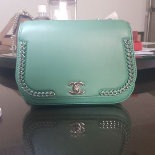 (Category: ) located in . Submitted by joyouszoya (Listing ID 1095913392, Image 1). Description: .