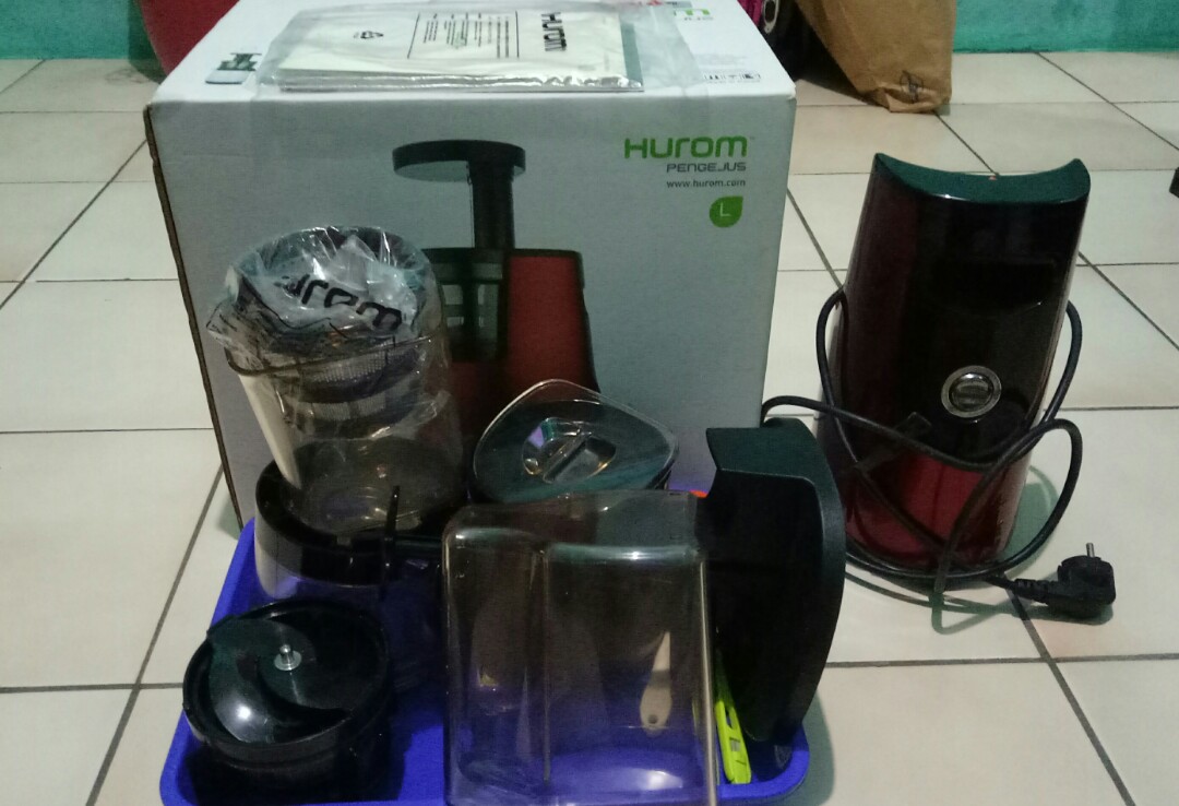 Hurom Second Slow Juicer Bekas Warna Merah, Kitchen & Appliances di