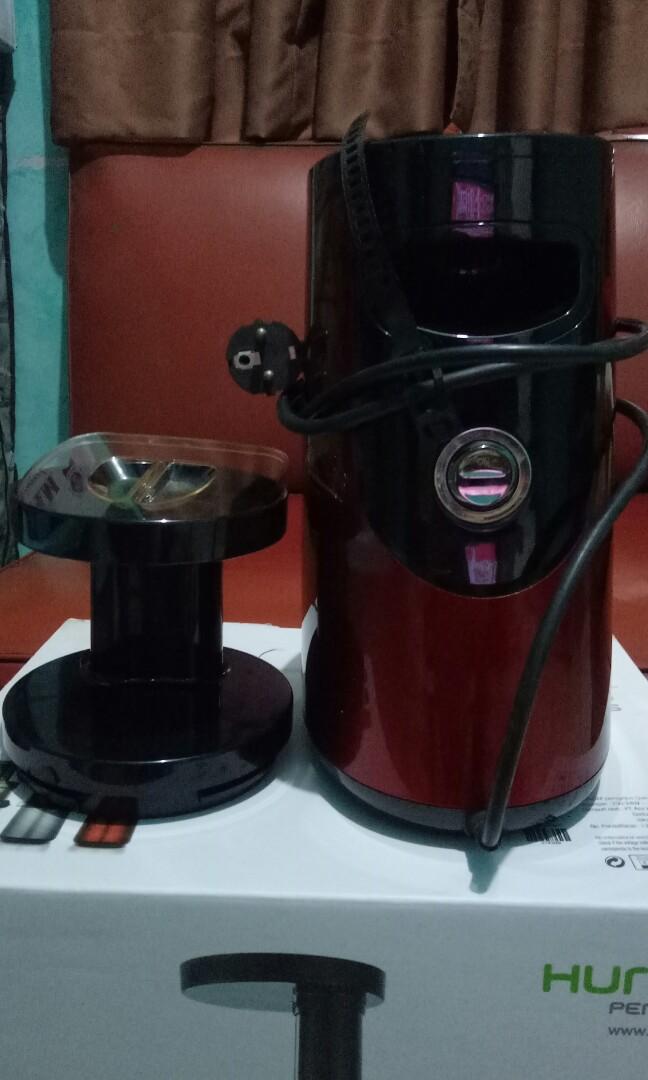 Hurom Second Slow Juicer Bekas Warna Merah, Kitchen & Appliances di