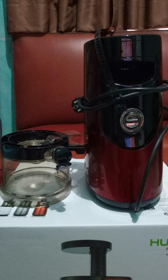 Hurom Second Slow Juicer Bekas Warna Merah, Kitchen & Appliances di