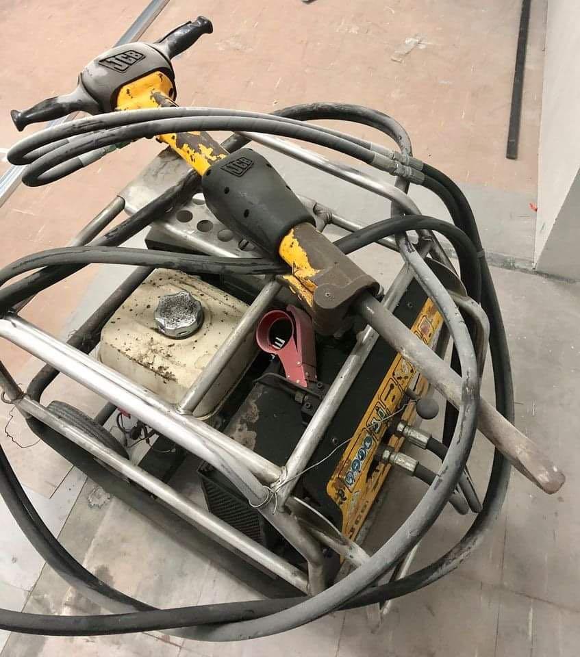 JCB Beaver Hydraulic Powerpack and breaker Jack Hammer, Commercial