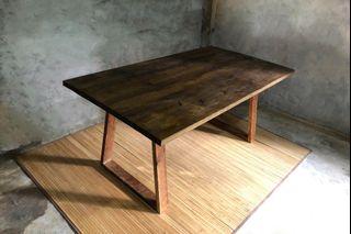 Midcentury Design Dining Table
